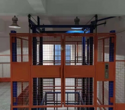 湖南長沙導(dǎo)軌式升降貨梯