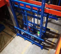 湖南長沙導(dǎo)軌式升降貨梯