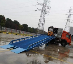 湘潭長沙移動式登車橋