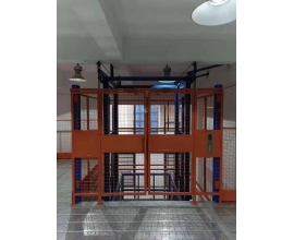 長(zhǎng)沙導(dǎo)軌式升降貨梯